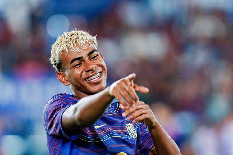 奥格斯堡2-0勒沃库森，吉安努利斯传射，药厂三中门框