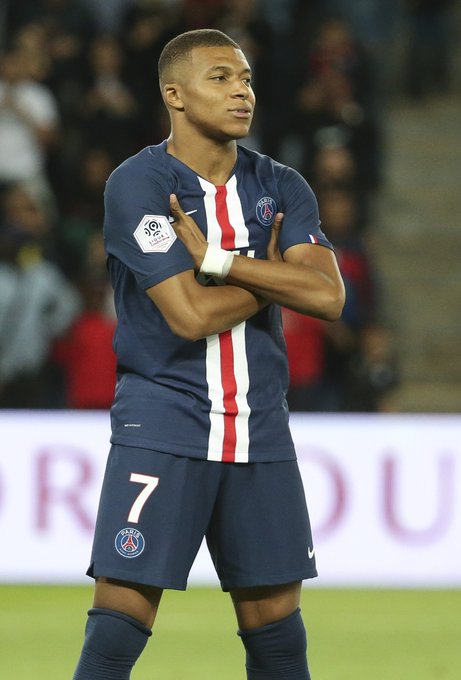 阿莱格里：赢德比是因为门将发挥的运气？门将又不能互换（阿莱格里驳“靠门将运气赢德比”：门将并非可互换）