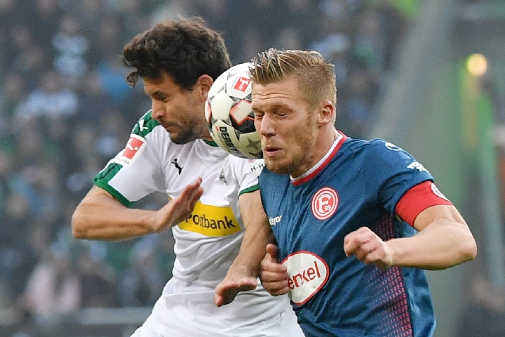 马竞公布本轮联赛大名单：格列兹曼、阿尔瓦雷斯在列，巴埃纳缺阵（马竞发布本轮名单：格列兹曼、阿尔瓦雷斯入选，巴埃纳无缘出战）