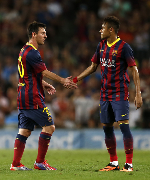 图片报：阿德耶米想在续约合同加解约条款，曼联接触其经纪人