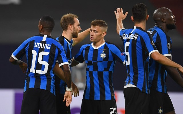 律师张冰质疑经纪人金畅无证还挣浙江上千万，后者回应：满嘴胡言