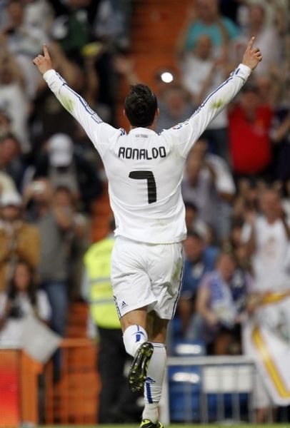 洛杉矶主帅：穆勒让温哥华队变更好，他是一名“现代10号”（洛杉矶主帅：穆勒令温哥华队更强，他是一位现代型10号位）