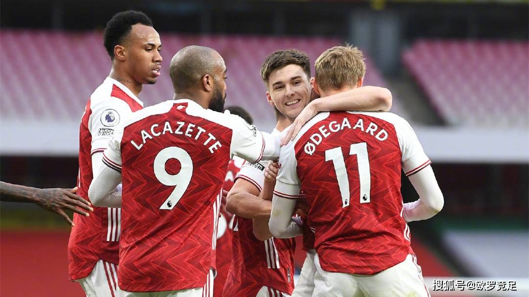 意甲前瞻：佛罗伦萨、尤文近期双双换帅，此役谁将笑到最后？（意甲前瞻：佛罗伦萨与尤文双双易帅，今夜鹿死谁手？）