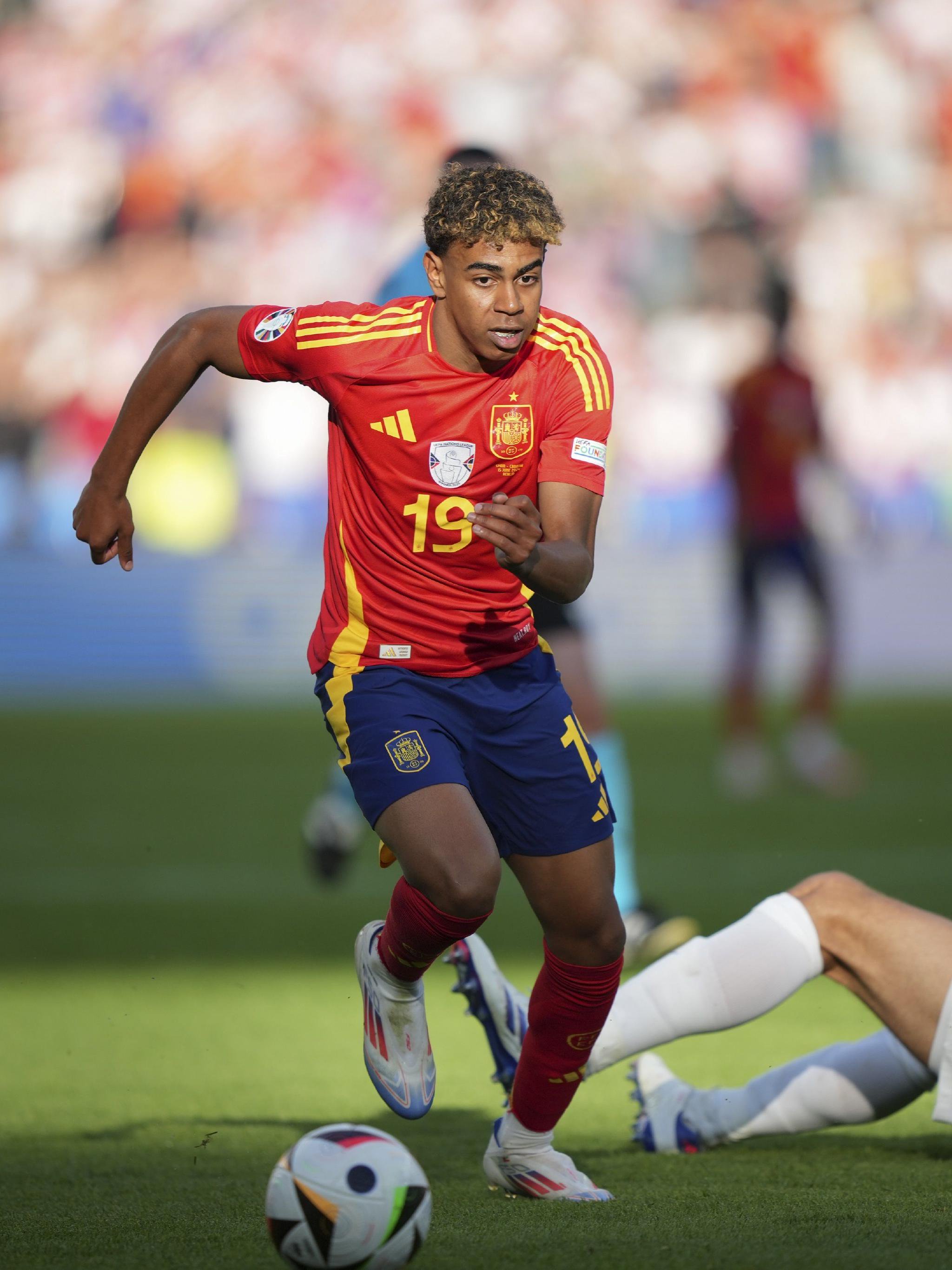 米兰跟迈尼昂续约已达成口头协议，续约2年加一年选择权（米兰与迈尼昂口头达成续约：2年合同，另含1年选项）