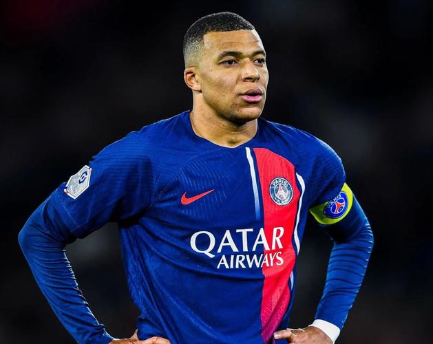 准备去沙特？太阳报：萨拉赫与亨德森聚餐，向后者请教了众多问题（将赴沙特？《太阳报》称萨拉赫与亨德森聚餐，向其取经问策）